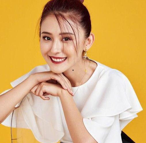 热依扎 生活照,展现真实自我，魅力四溢的日常瞬间