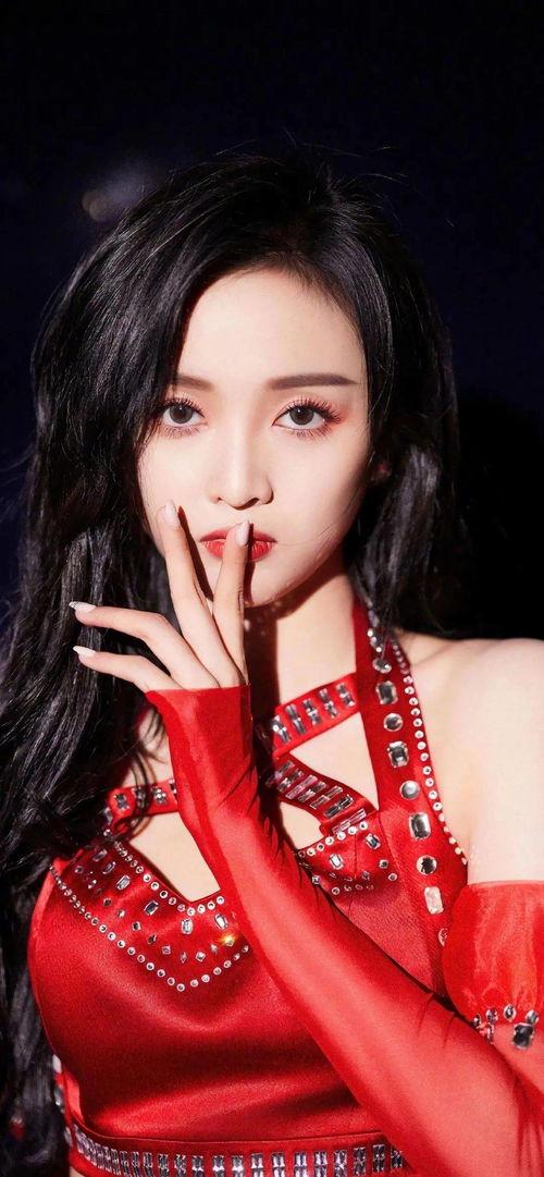 吴宣仪 背景,从选秀新星到人气偶像的蜕变之路