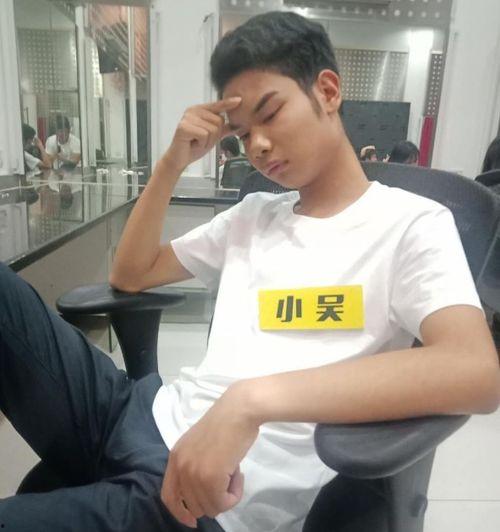 理发小吴采访娱乐圈